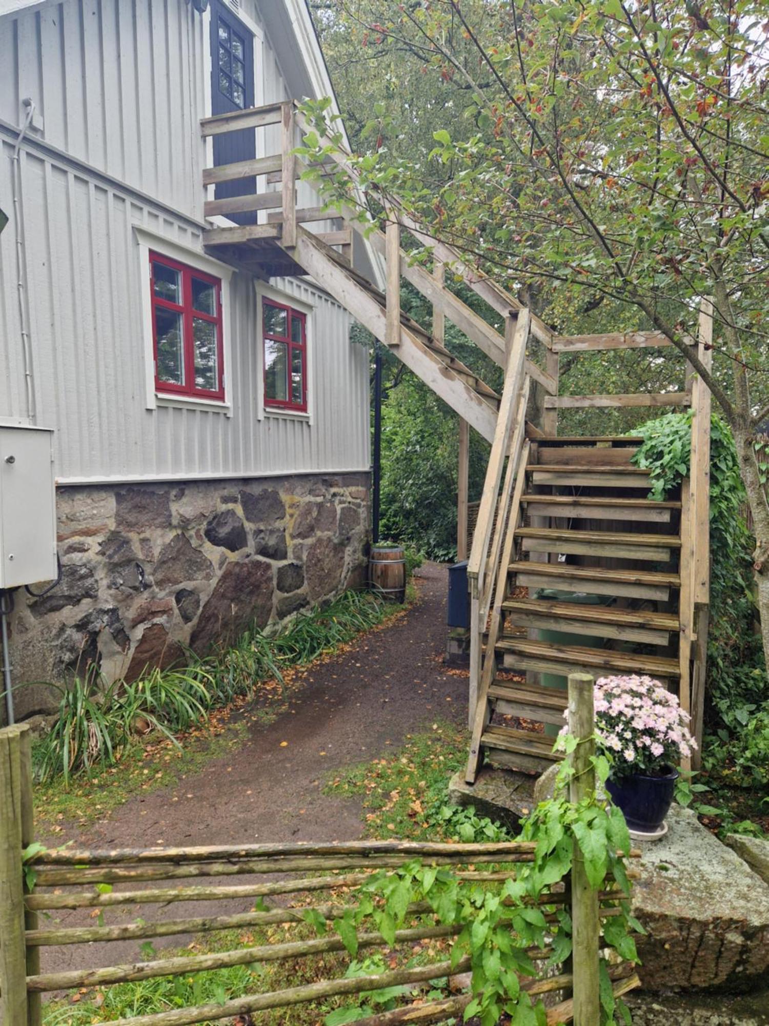 Loftlaegenhet Pa Haestgard I Tvaaker Apartment Exterior foto